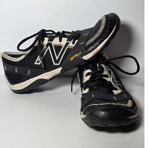 New Balance Men's Sz 8 D MT10BM Trail Runner Black/Moonbeam Vibram Sole